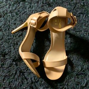 Brand new tan heels